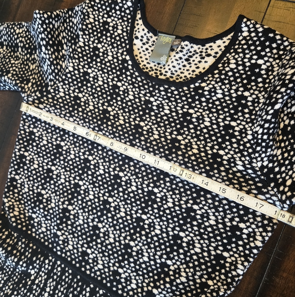 Taylor Sweater Dress - Picture 5 of 9